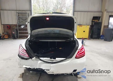 2015 Mercedes-Benz C 300 4Matic из США, поврежденный, VIN 55SWF4KB2FU004736